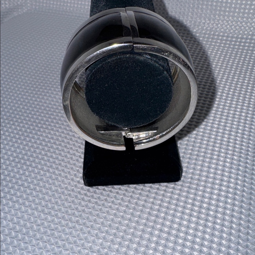 Vintage Black & Silver Hinged Cuff Bracelet Enamel Silver Tone 8” x 1.5” - Picture 3 of 9